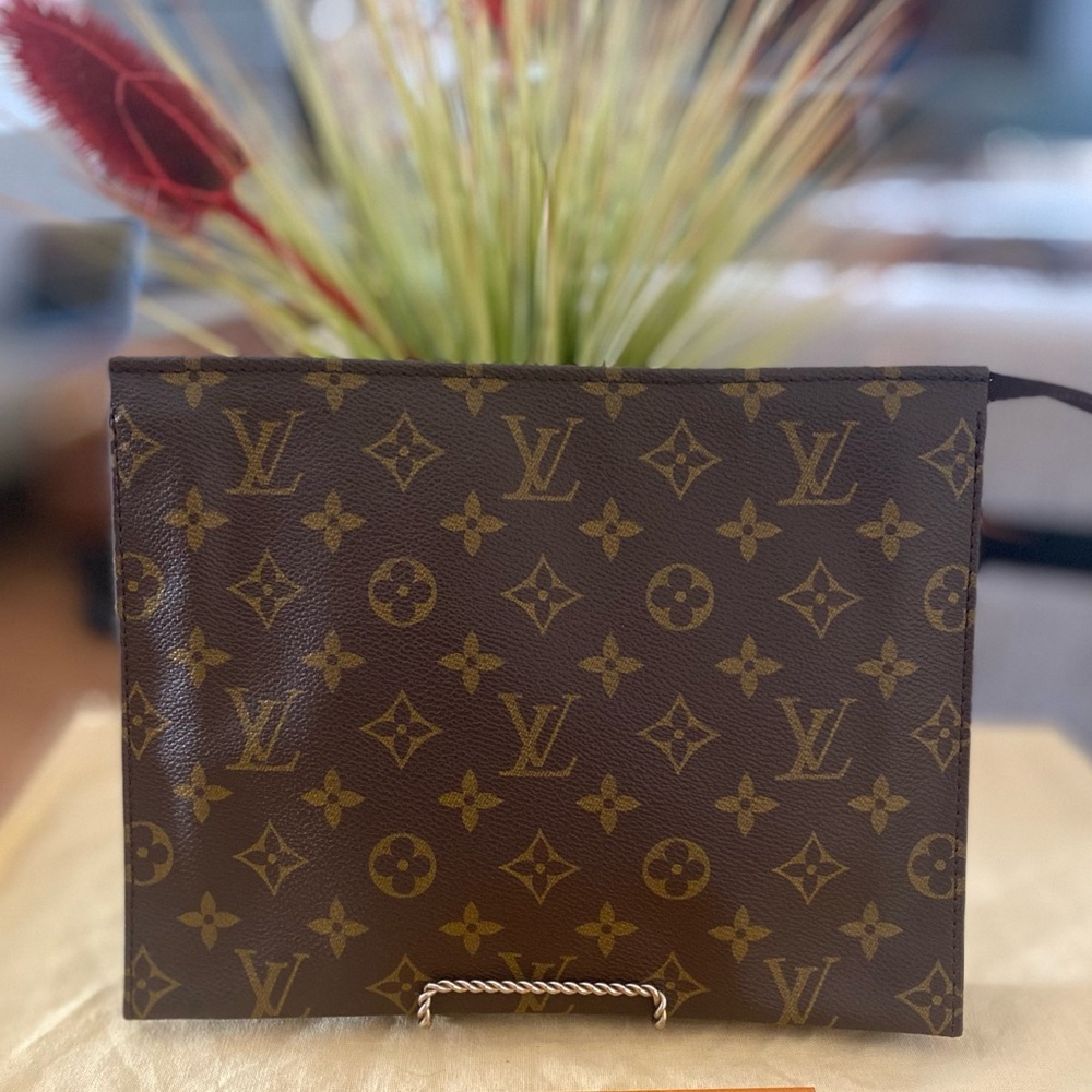 LV Toiletry 26 Monogram